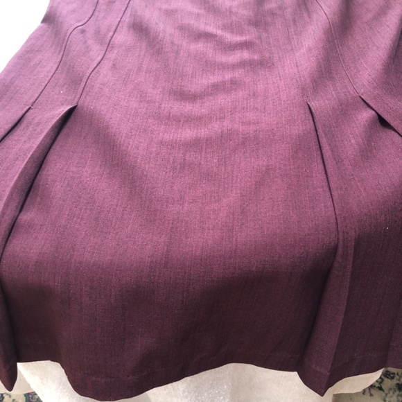 Vanity Fair size 18 long skirt- lovely pleats down the front, never worn - Picture 7 of 9